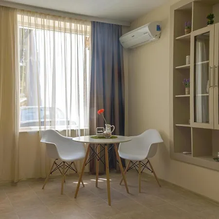 Location And Free Parking Apartment *